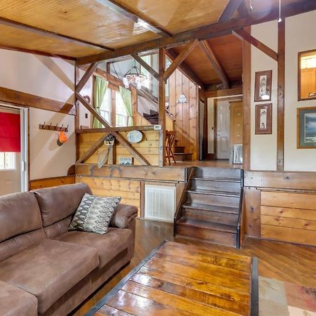 Mountaintop Ellijay Cabin With Private Hot Tub Exterior foto