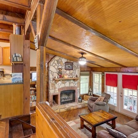 Mountaintop Ellijay Cabin With Private Hot Tub Exterior foto
