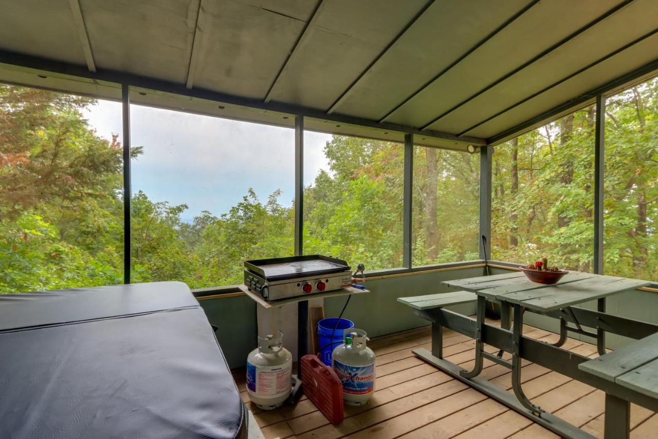 Mountaintop Ellijay Cabin With Private Hot Tub Exterior foto